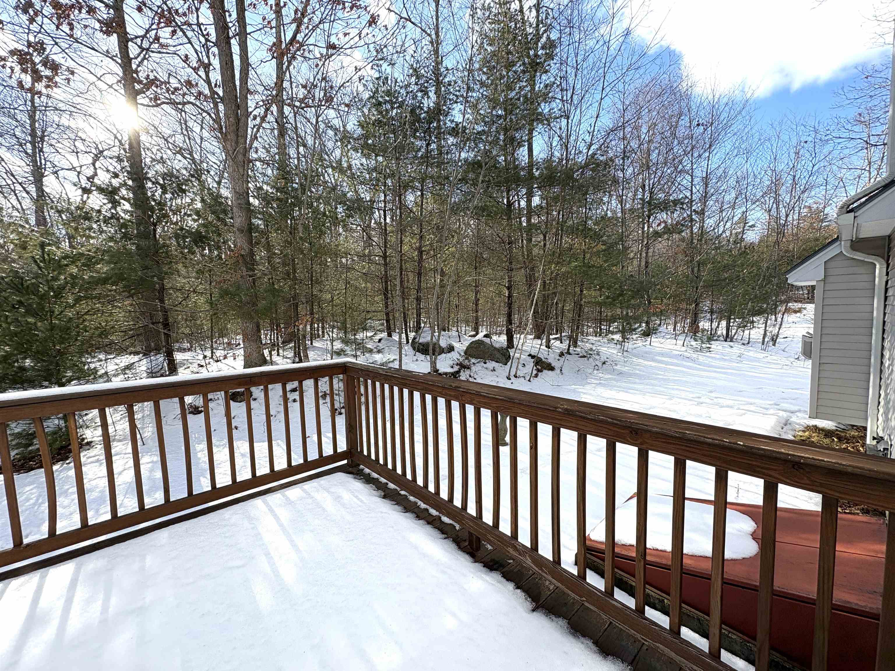 Raymond, New Hampshire 03077, United States, 3 Bedrooms Bedrooms, ,3 BathroomsBathrooms,Residential,Pending,9307