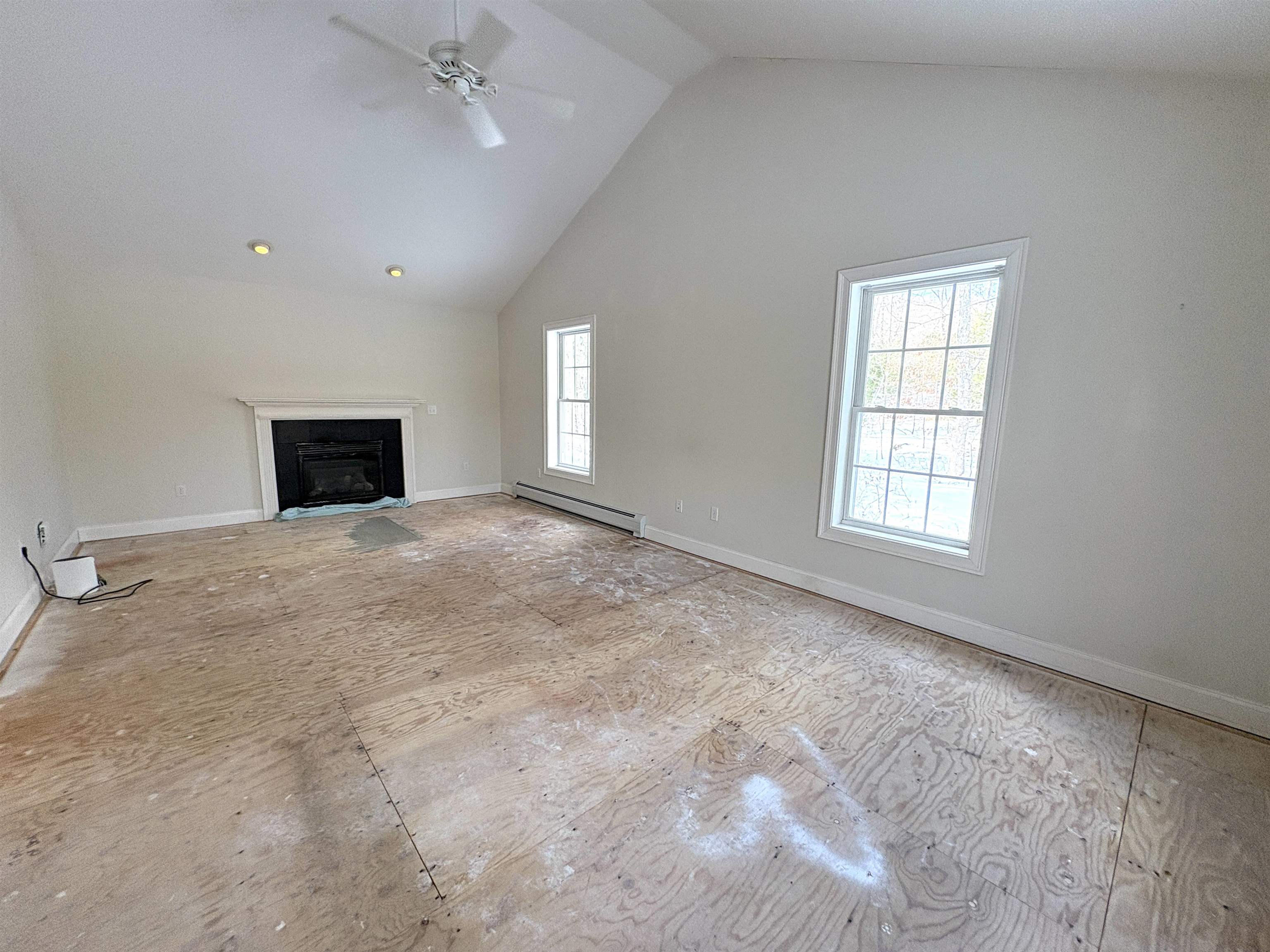 Raymond, New Hampshire 03077, United States, 3 Bedrooms Bedrooms, ,3 BathroomsBathrooms,Residential,Pending,9307