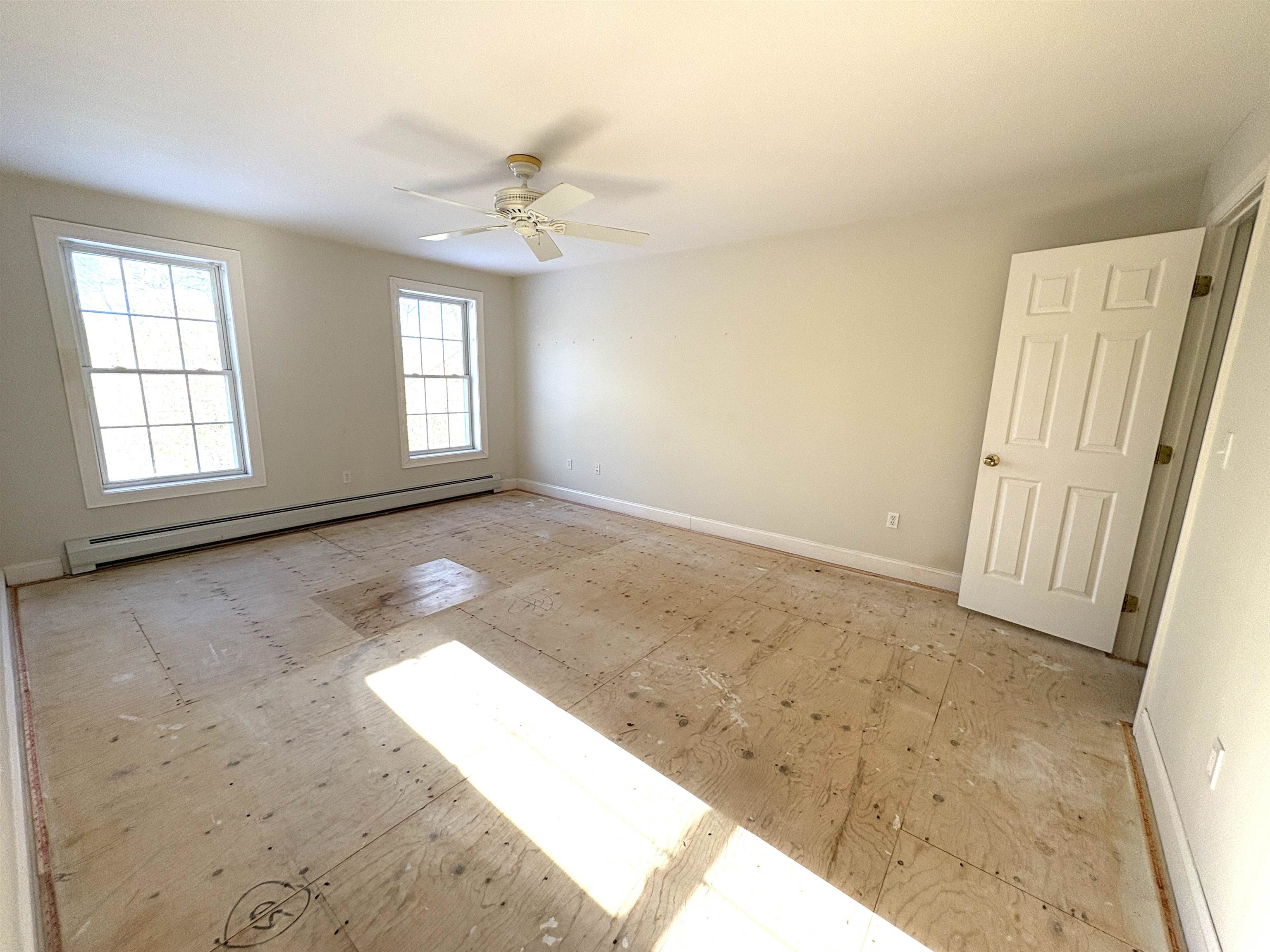 Raymond, New Hampshire 03077, United States, 3 Bedrooms Bedrooms, ,3 BathroomsBathrooms,Residential,Pending,9307