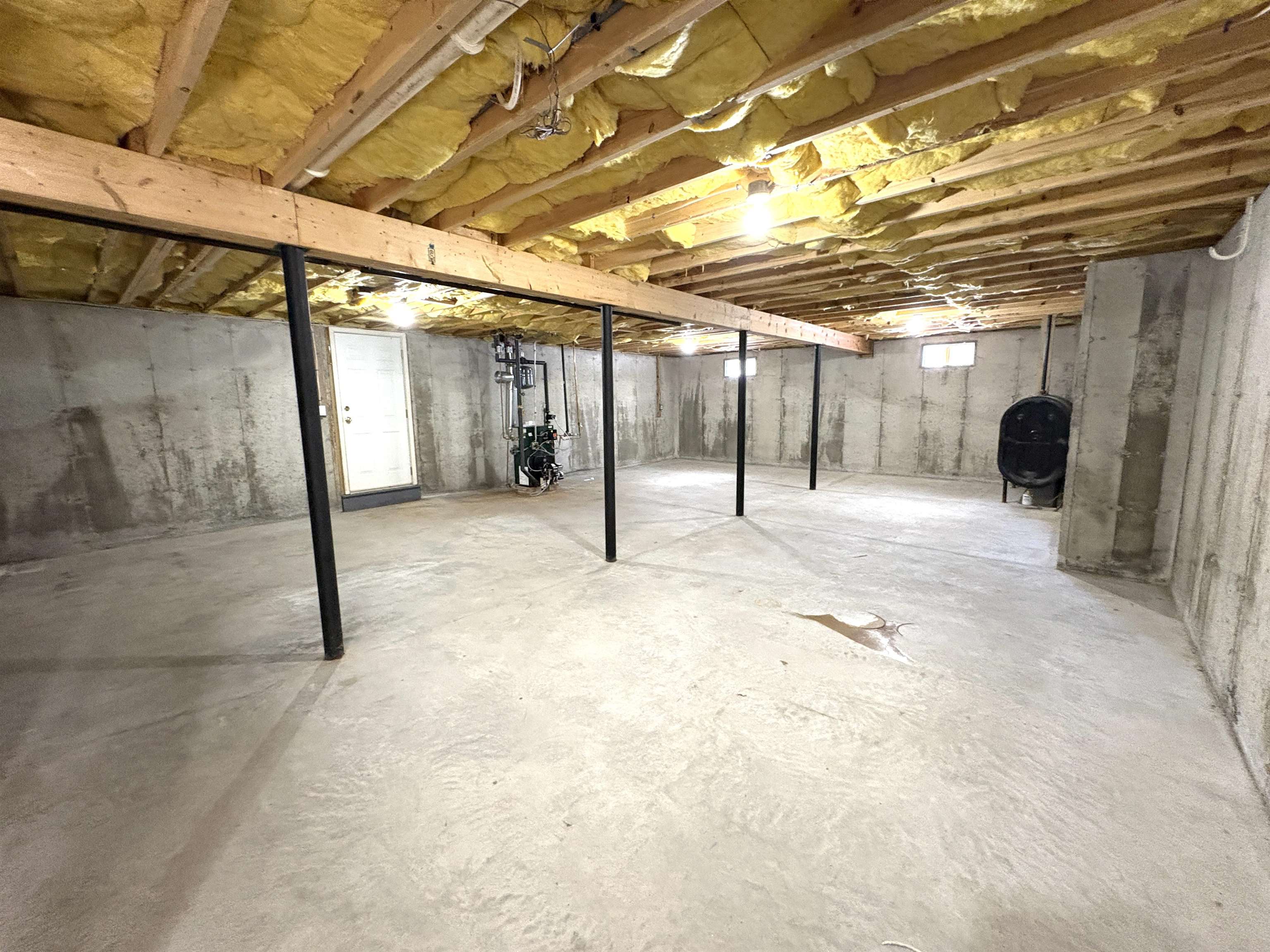 Raymond, New Hampshire 03077, United States, 3 Bedrooms Bedrooms, ,3 BathroomsBathrooms,Residential,Pending,9307