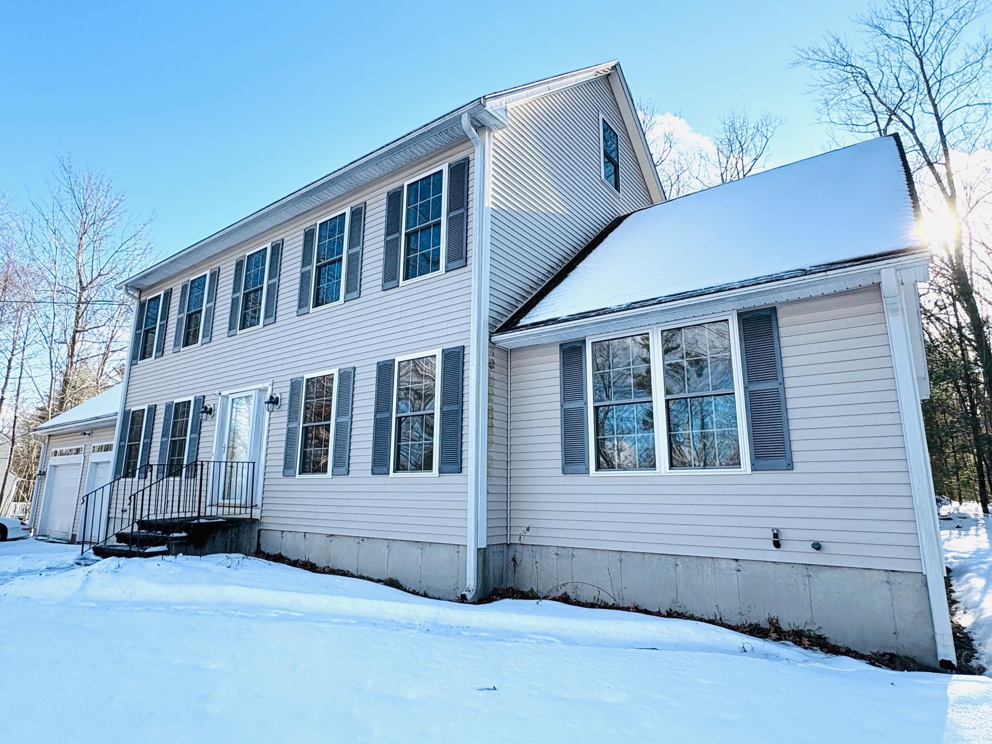 Raymond, New Hampshire 03077, United States, 3 Bedrooms Bedrooms, ,3 BathroomsBathrooms,Residential,Pending,9307