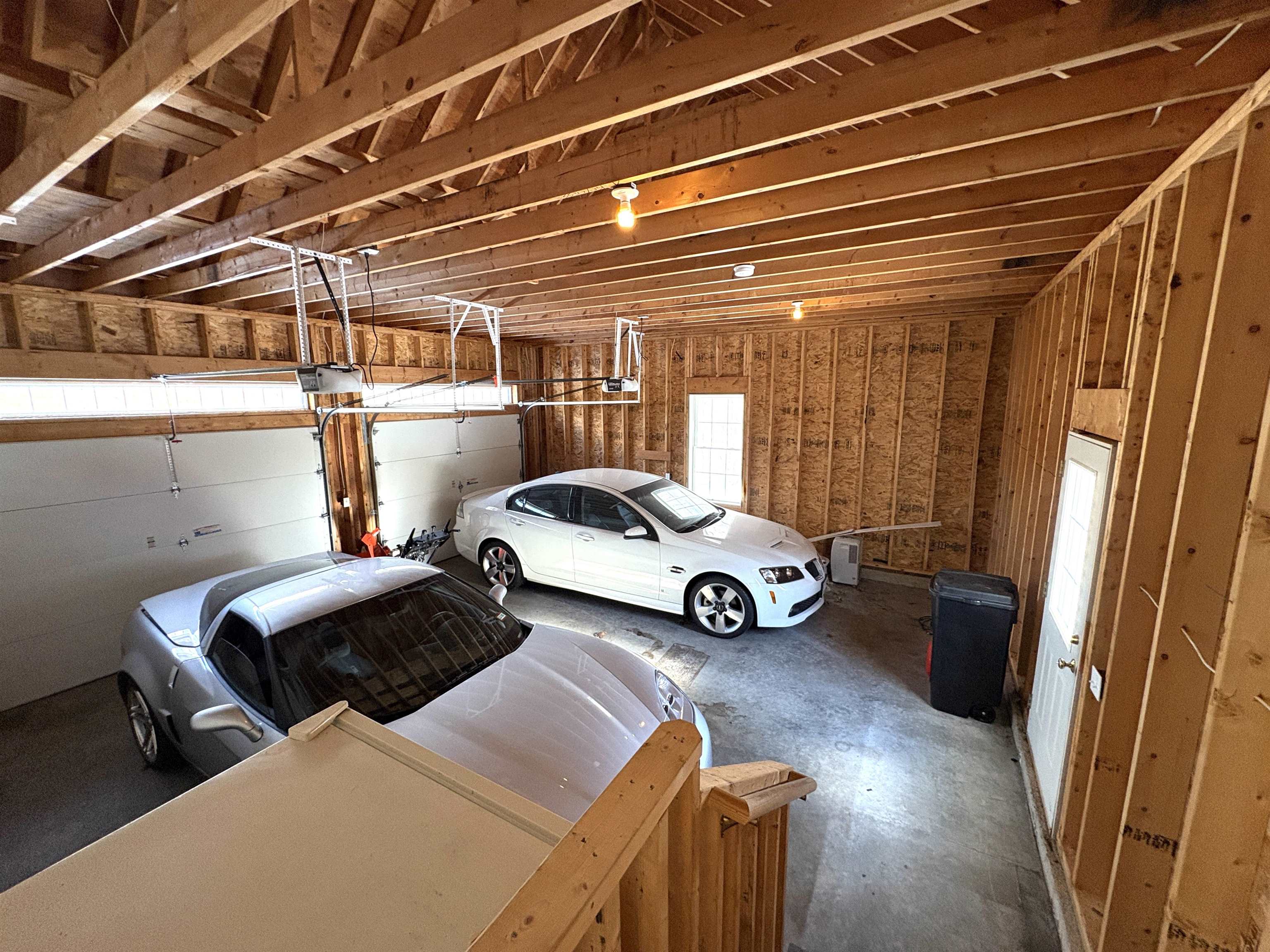 Raymond, New Hampshire 03077, United States, 3 Bedrooms Bedrooms, ,3 BathroomsBathrooms,Residential,Pending,9307