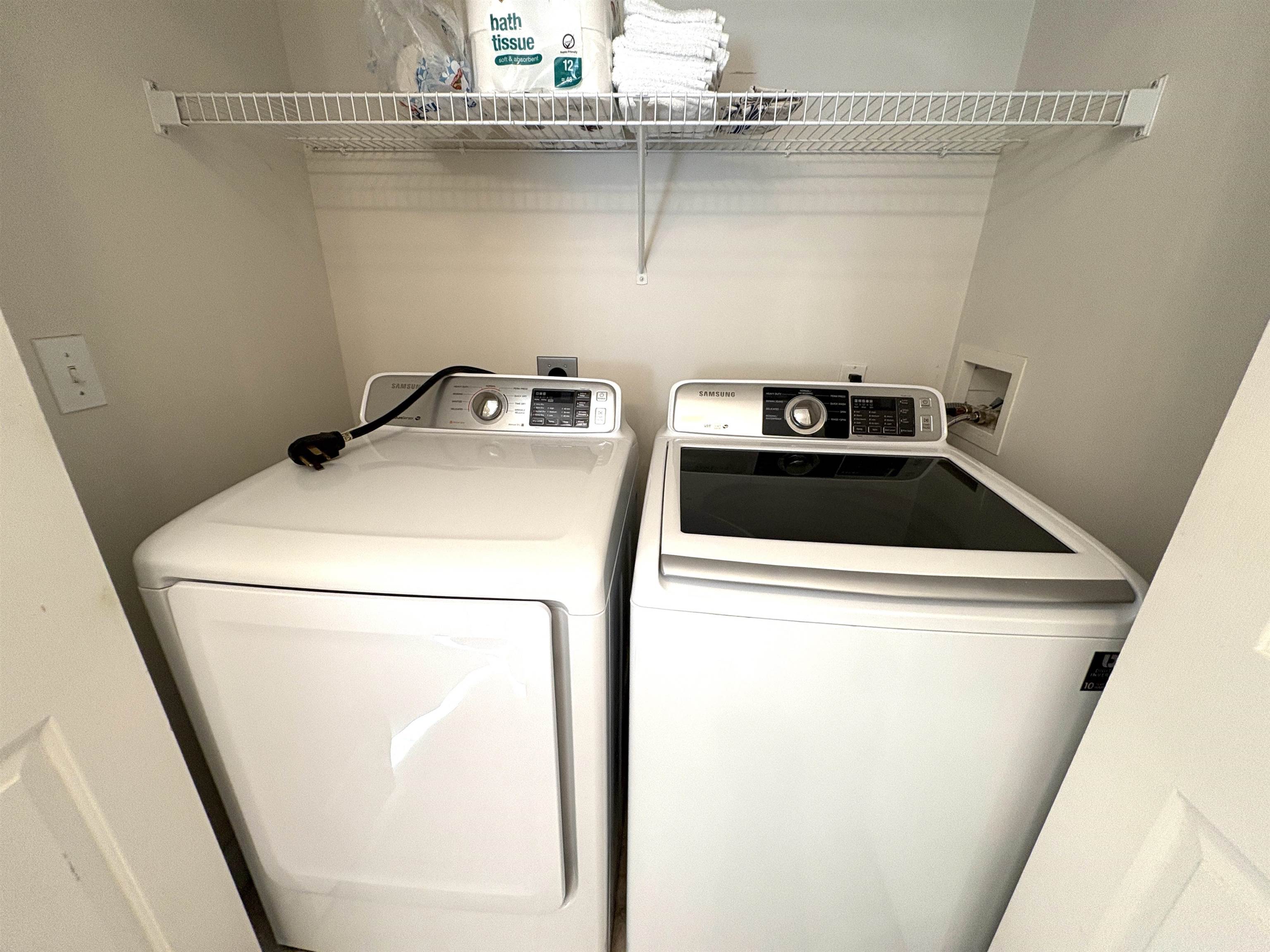 Raymond, New Hampshire 03077, United States, 3 Bedrooms Bedrooms, ,3 BathroomsBathrooms,Residential,Pending,9307