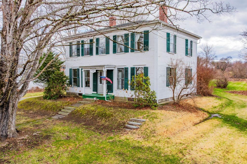 Photo of 52 School Street, Haverhill, NH 03765 (MLS # 5084141)