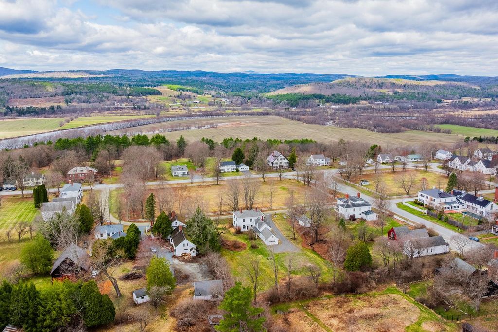 Photo of 52 School Street, Haverhill, NH 03765 (MLS # 5084141)