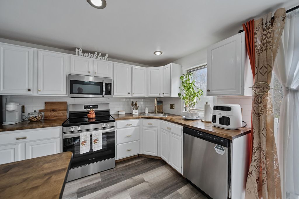 Photo of 69 Birch Glen Drive #2, Bennington, NH 03442 (MLS # 5068617)