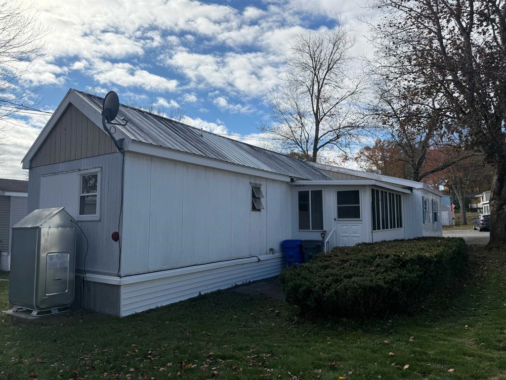 Photo of 14 Meredith Drive, Hampstead, NH 03841 (MLS # 5067467)