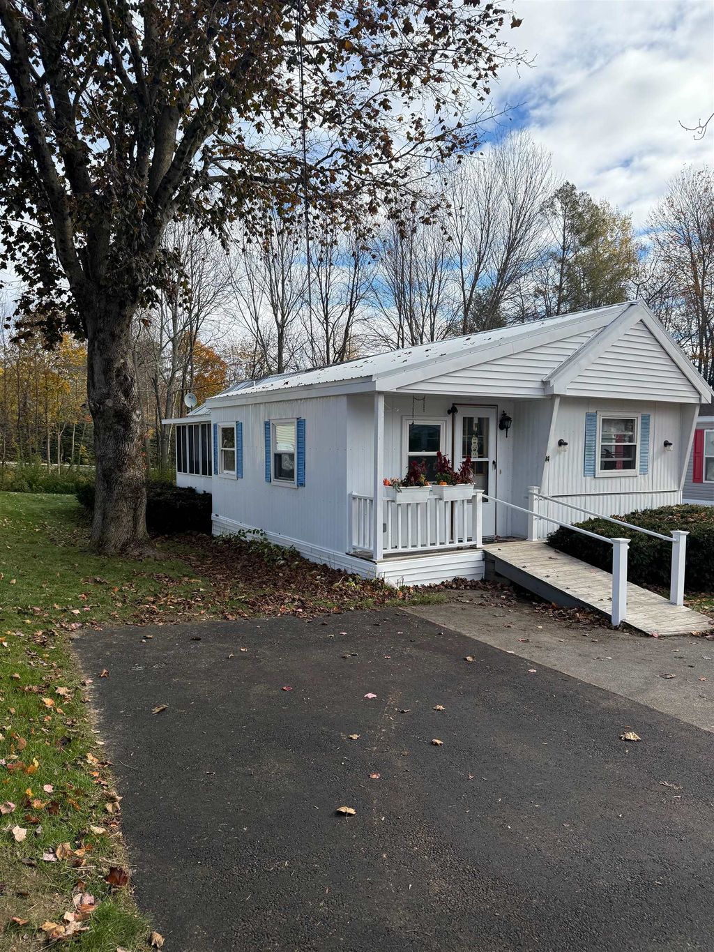 Photo of 14 Meredith Drive, Hampstead, NH 03841 (MLS # 5067467)