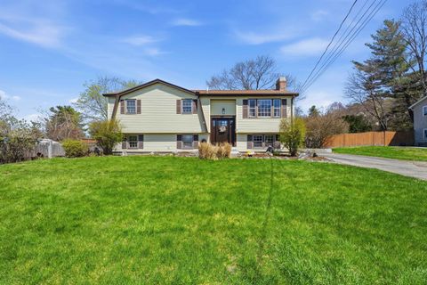 Photo of 4 Percheron Circle, Nashua, NH 03062 (MLS # 5086048)