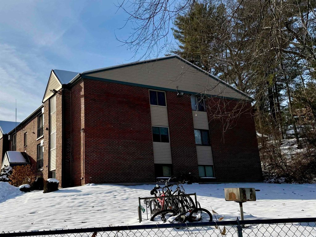 Photo of 112 ENGLISH VILLAGE Road #104, Manchester, NH 03102 (MLS # 5071633)