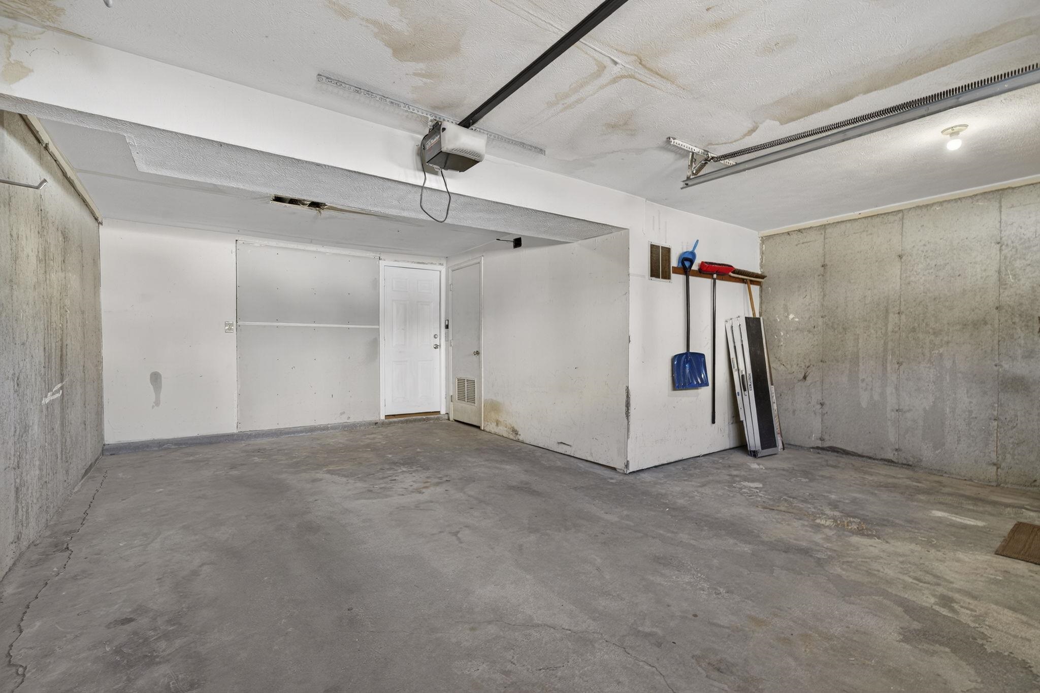 35 Albury Stone Circle