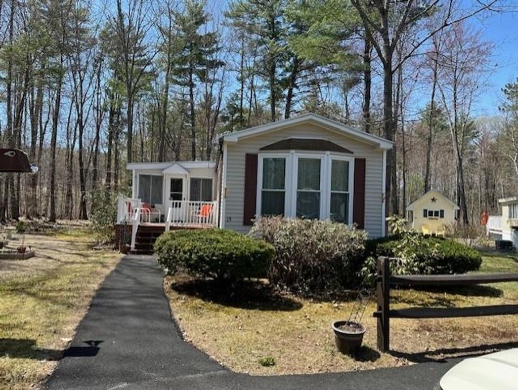 Photo of 320 Old Lake Shore Road #15, Gilford, NH 03249 (MLS # 5085861)