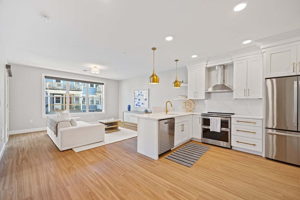 99 Foundry Place 102