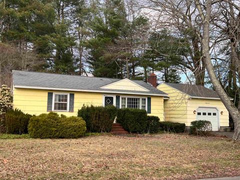 37 Iris Avenue Salem NH 03079