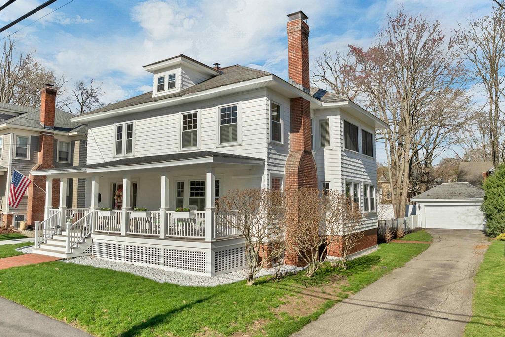 Photo of 951 Chestnut Street, Manchester, NH 03104 (MLS # 5084941)