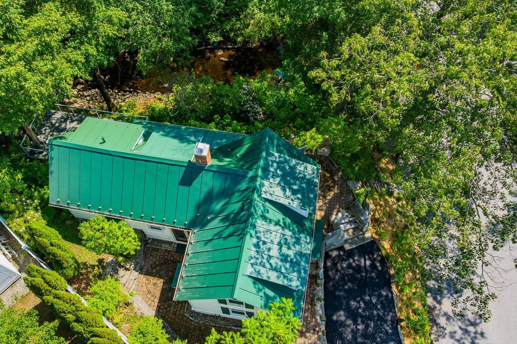 Photo of 1043 Main Street, Sunapee, NH 03751 (MLS # 5048619)