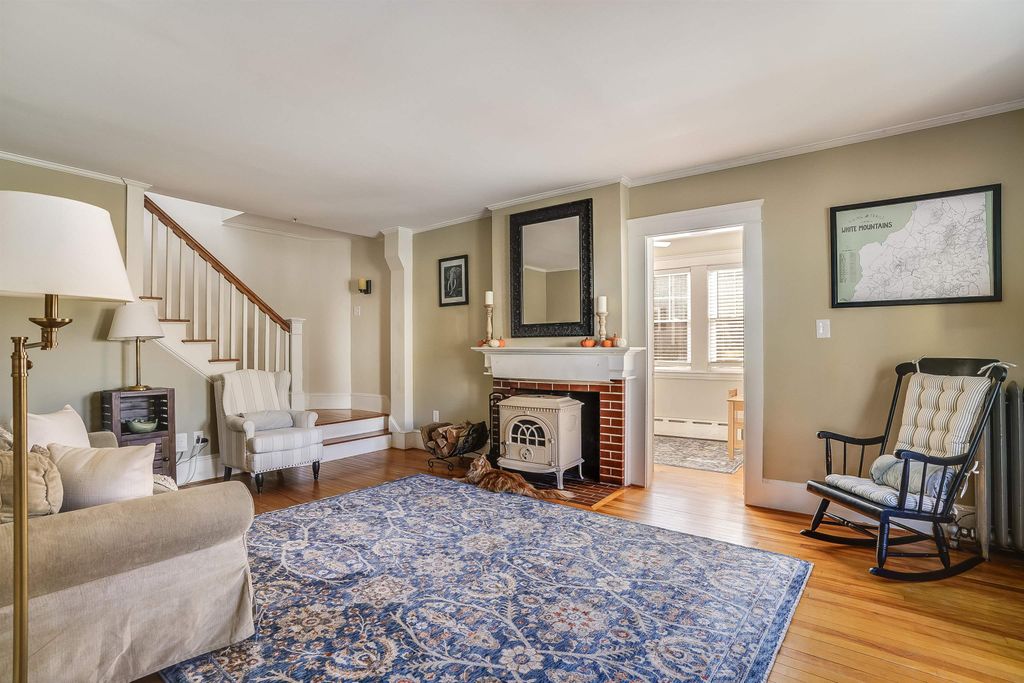 Photo of 10 Zellwood Street, Nashua, NH 03060 (MLS # 5066977)