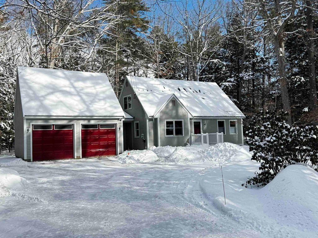 Photo of 22 Brae Burn Road, Moultonborough, NH 03254 (MLS # 5074684)