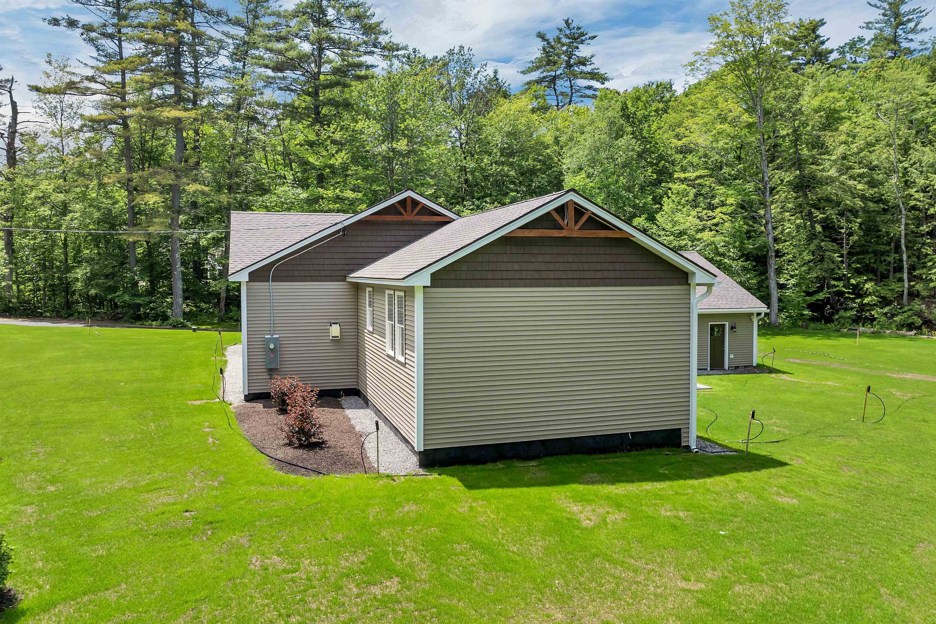 Gilford, New Hampshire 03249, United States, 3 Bedrooms Bedrooms, ,3 BathroomsBathrooms,Residential,Active,155291