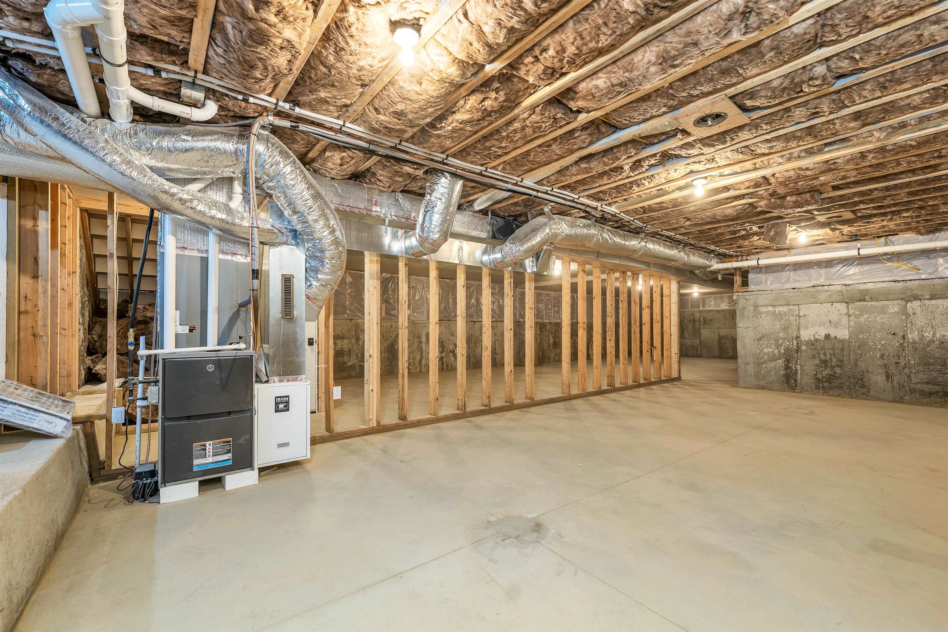 Gilford, New Hampshire 03249, United States, 3 Bedrooms Bedrooms, ,3 BathroomsBathrooms,Residential,Active,155291