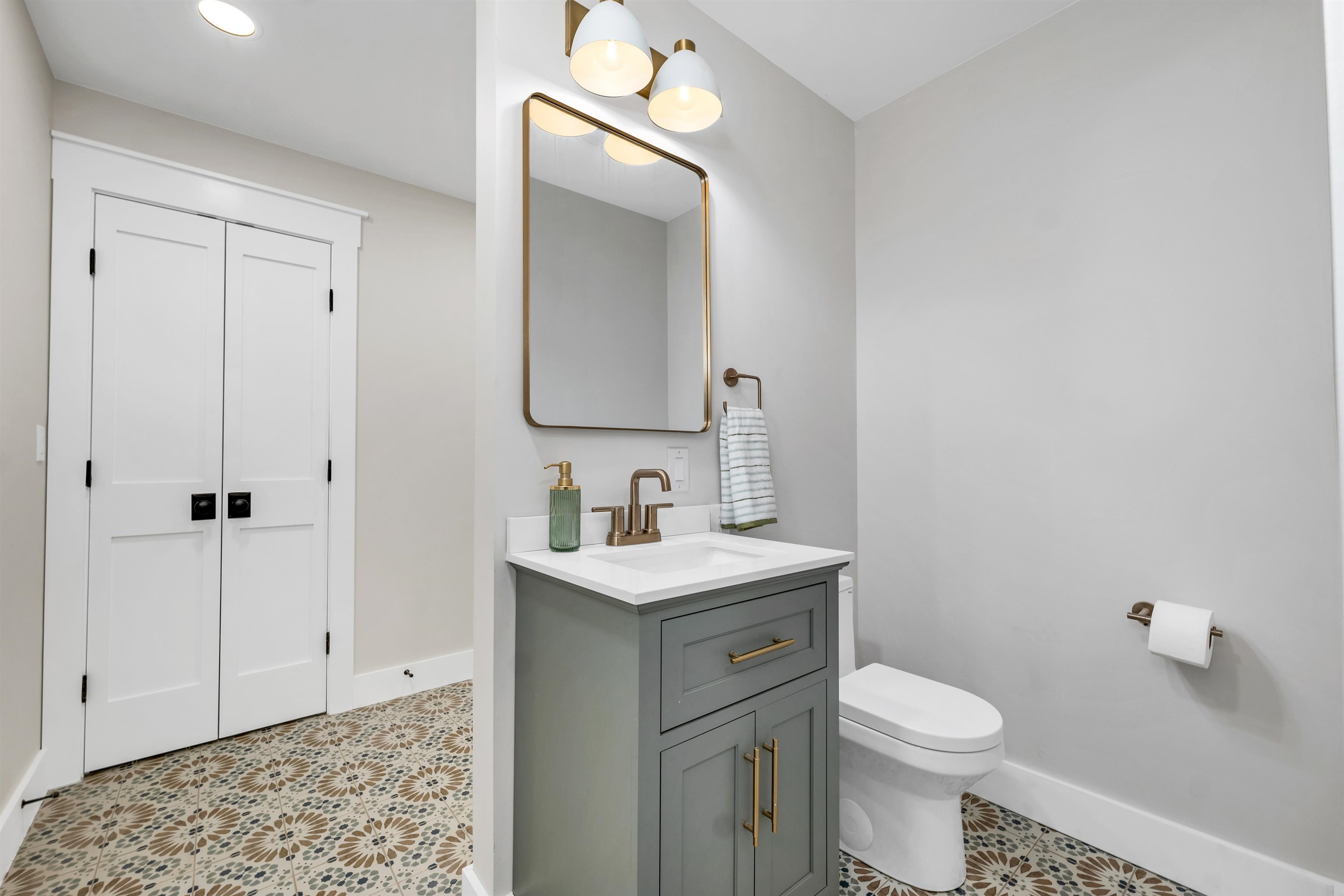 Gilford, New Hampshire 03249, United States, 3 Bedrooms Bedrooms, ,3 BathroomsBathrooms,Residential,Active,155291