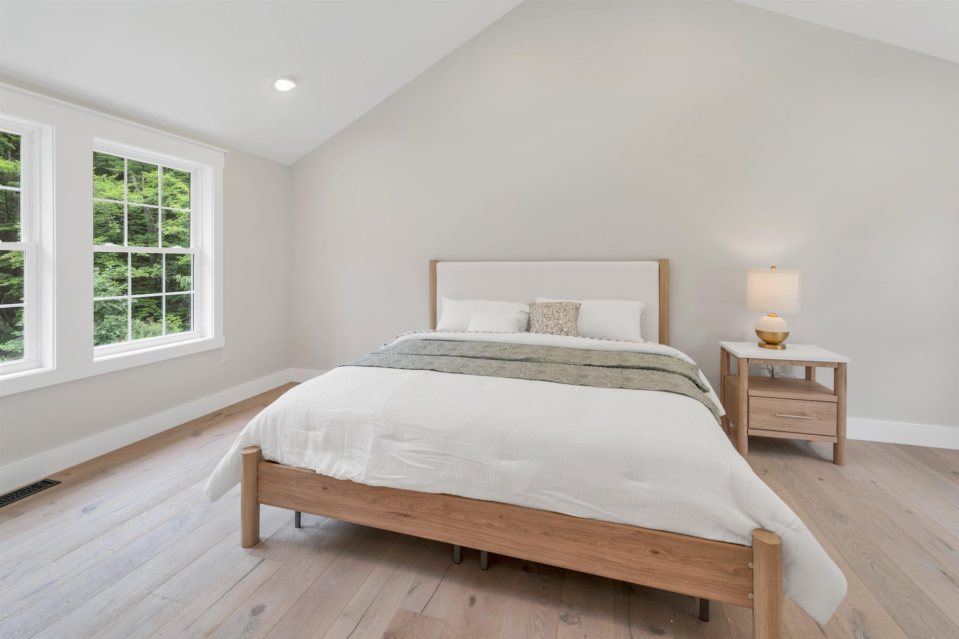 Gilford, New Hampshire 03249, United States, 3 Bedrooms Bedrooms, ,3 BathroomsBathrooms,Residential,Active,155291