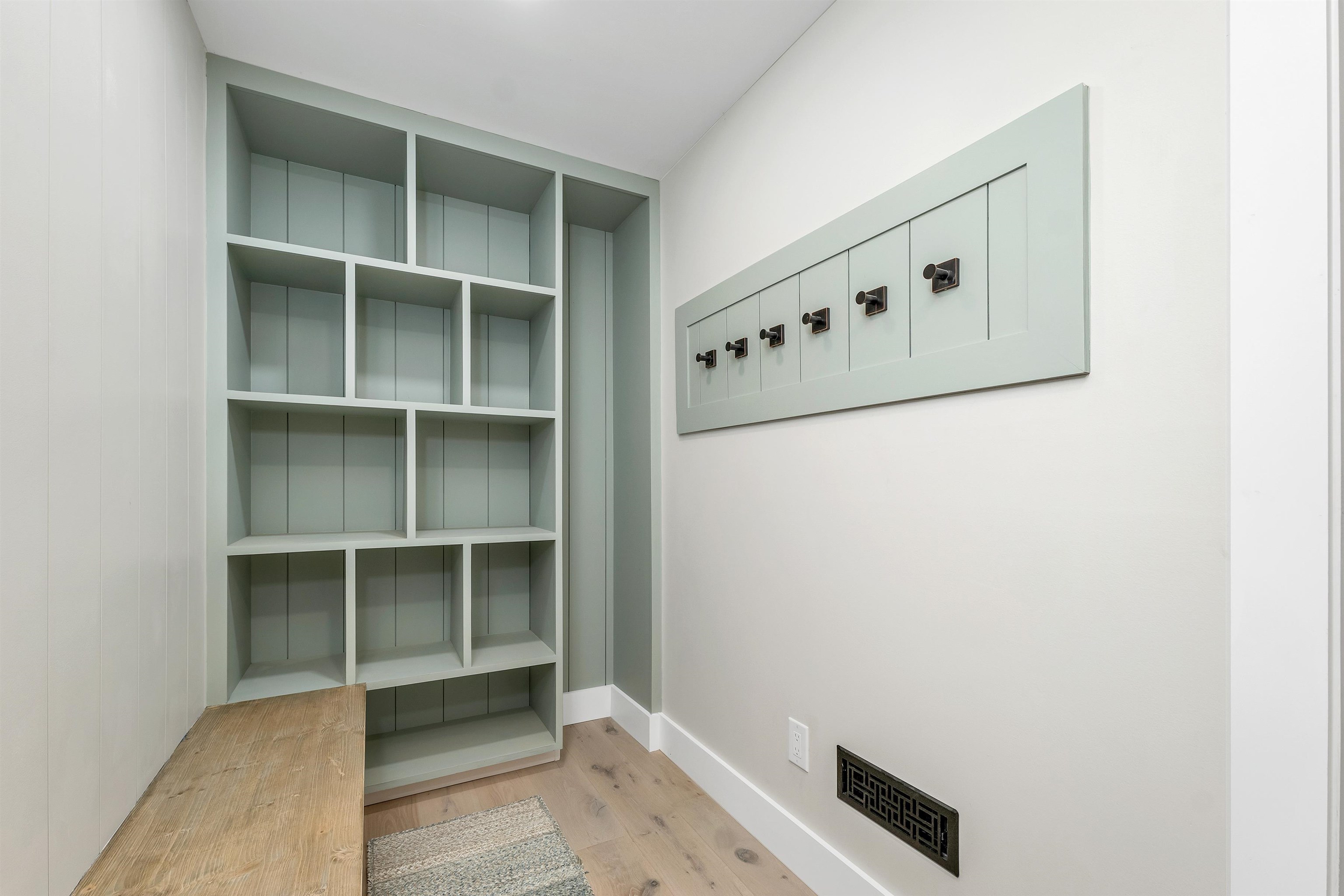 Gilford, New Hampshire 03249, United States, 3 Bedrooms Bedrooms, ,3 BathroomsBathrooms,Residential,Active,155291