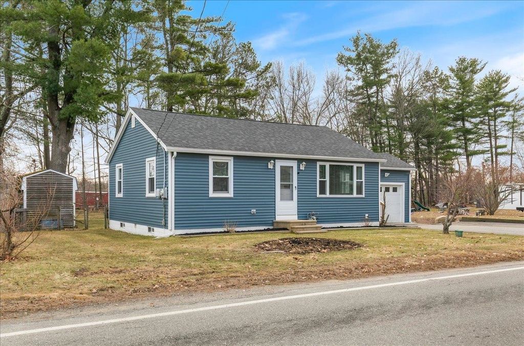 Photo of 18 Old Road, Plaistow, NH 03865 (MLS # 5081197)