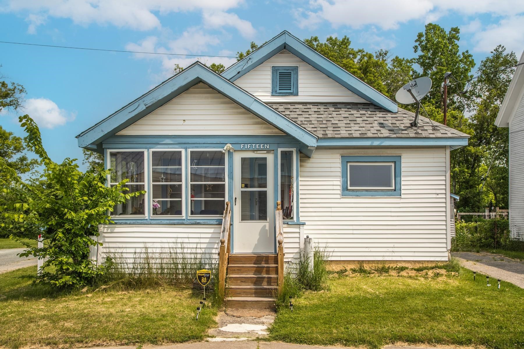 15 Chaplin Avenue