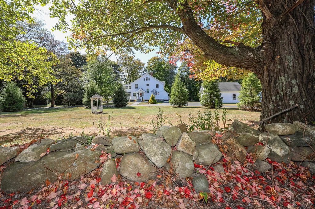 Photo of 224 Pembroke Street, Pembroke, NH 03275 (MLS # 5062930)