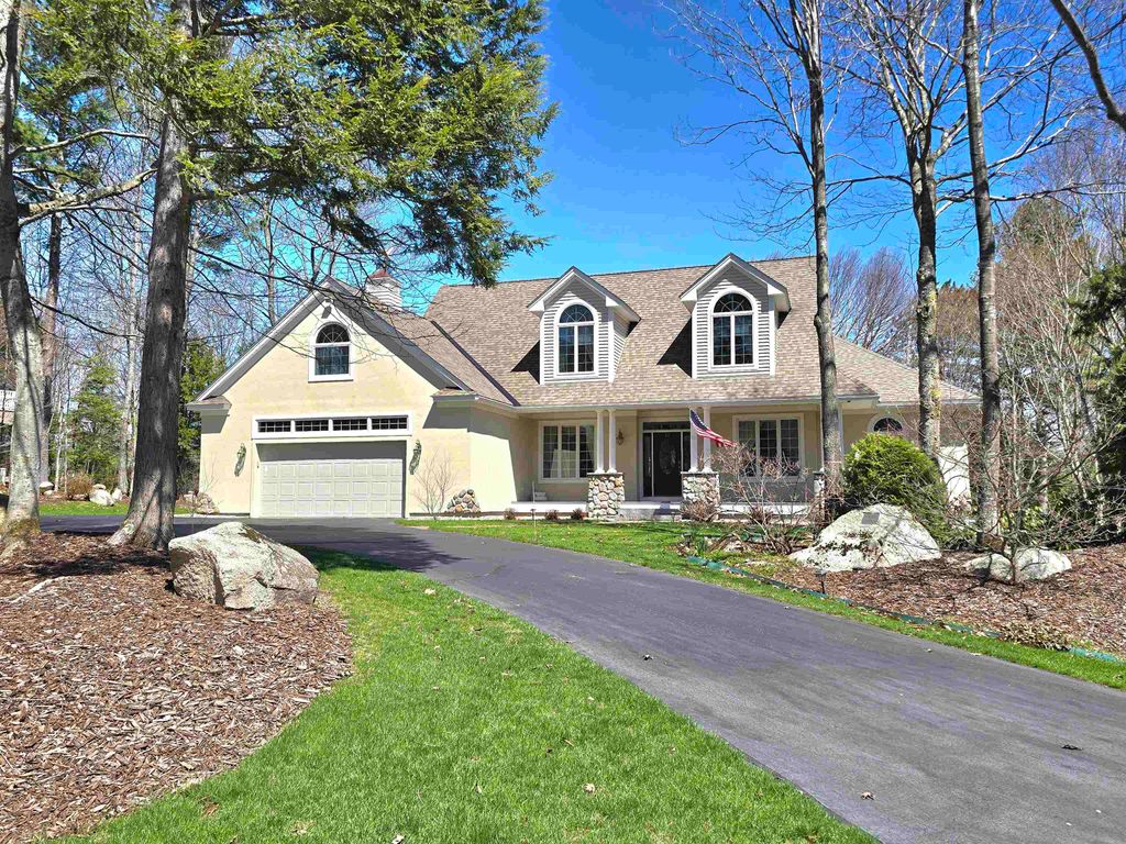 Photo of 2212 Moat Lane, Hales Location, NH 03860 (MLS # 5085442)