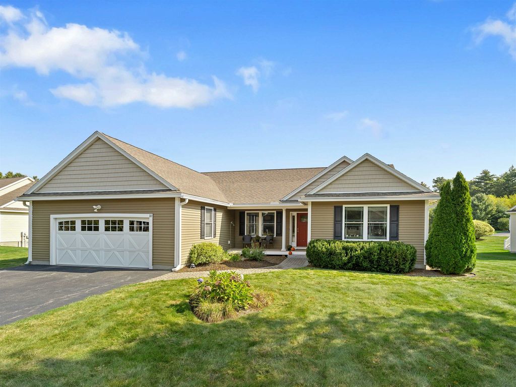 Photo of 10 Pilgrim Circle, Nashua, NH 03063 (MLS # 5062971)