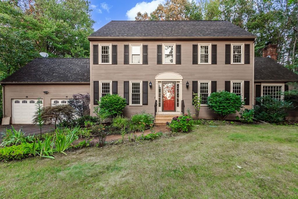 Photo of 13 Village Brook Lane, Derry, NH 03038 (MLS # 5059813)