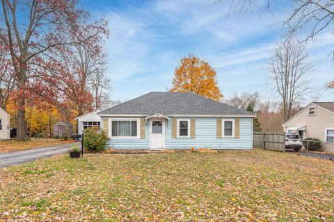 Photo of 95 Medford Street, Manchester, NH 03109 (MLS # 5069595)