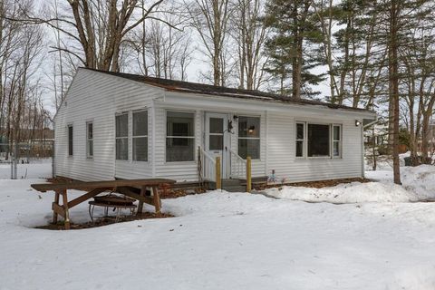 81 Village Street Concord NH 03303