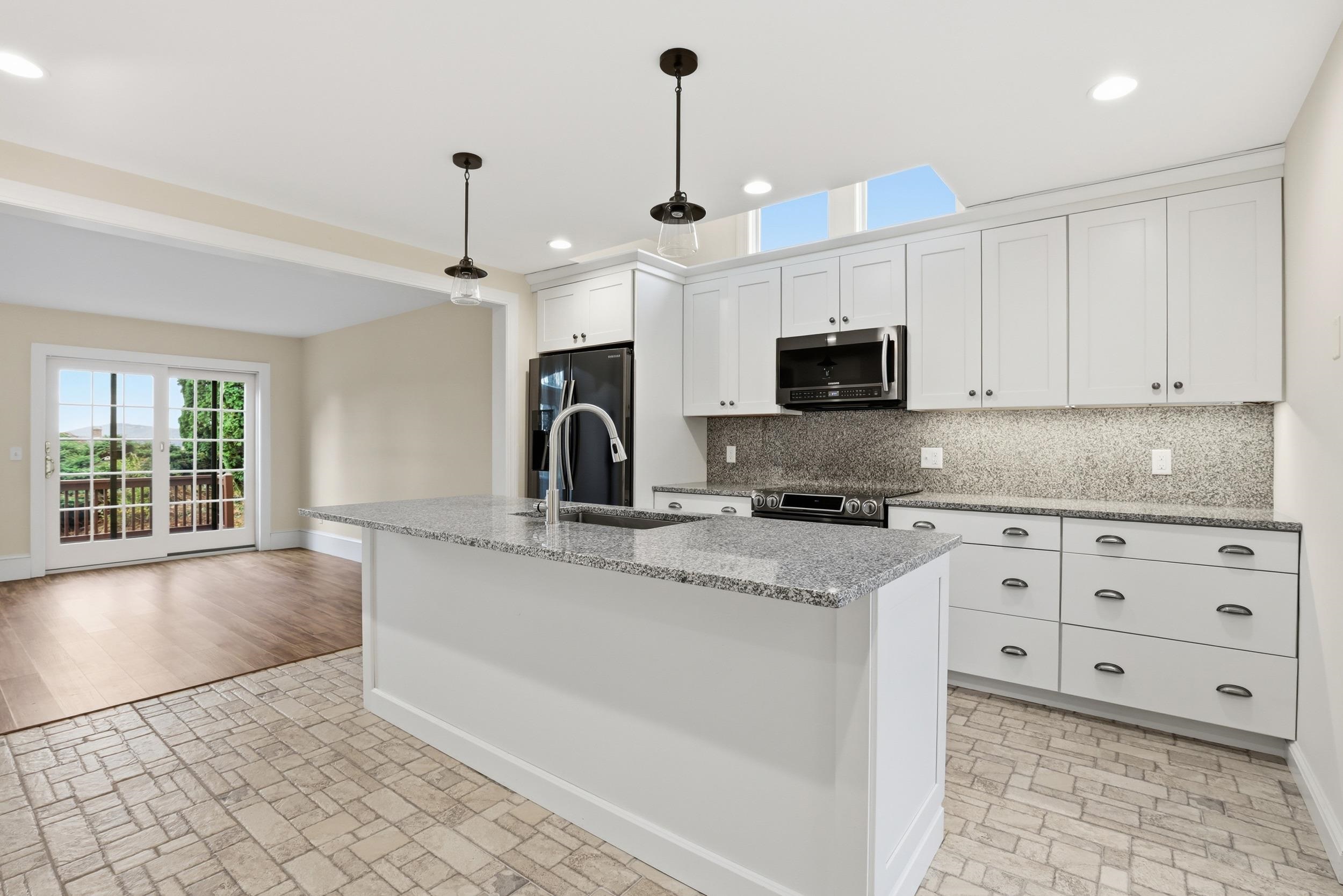 10 Highland Ridge Road