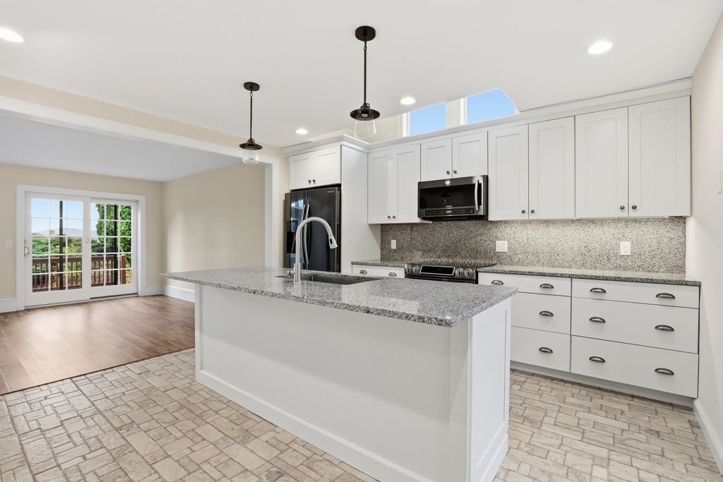 Photo of 10 Highland Ridge Road, New London, NH 03257 (MLS # 5069181)