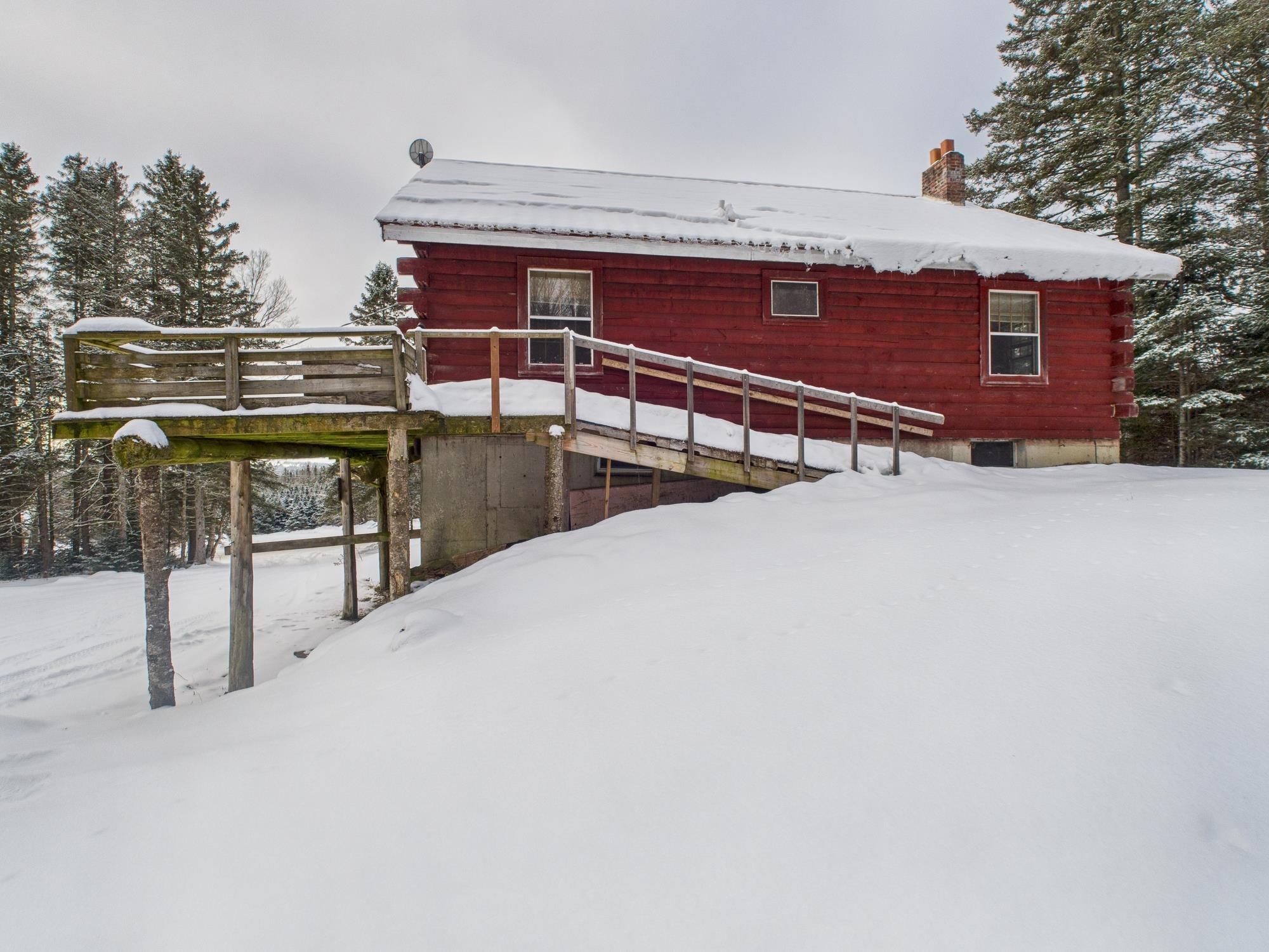 421 E Colebrook Road