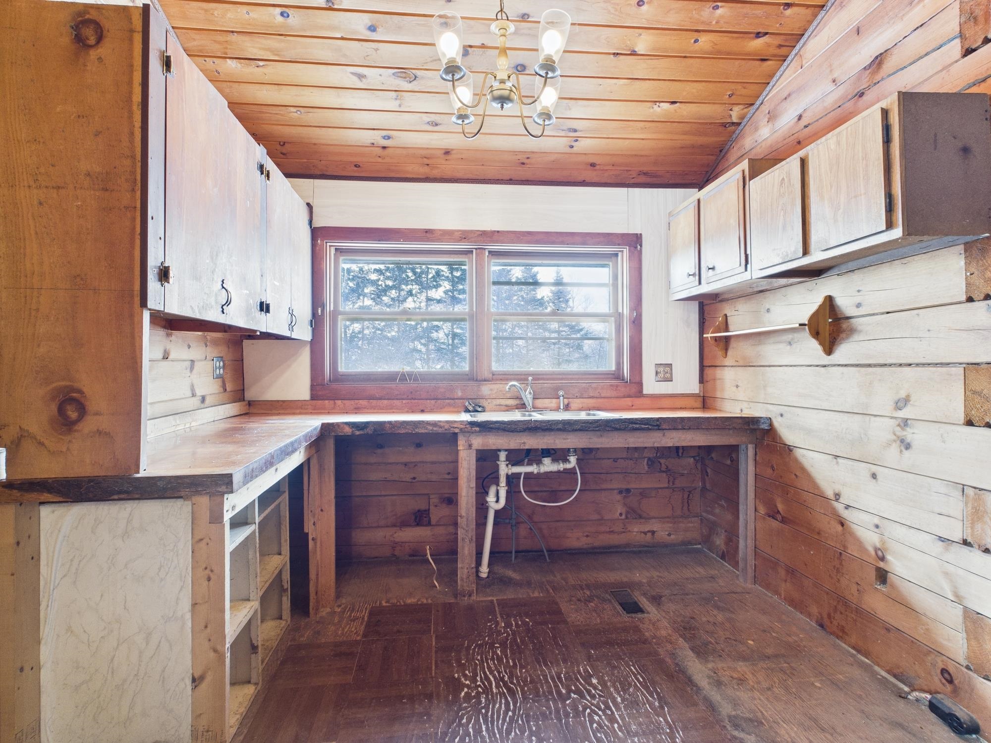 421 E Colebrook Road