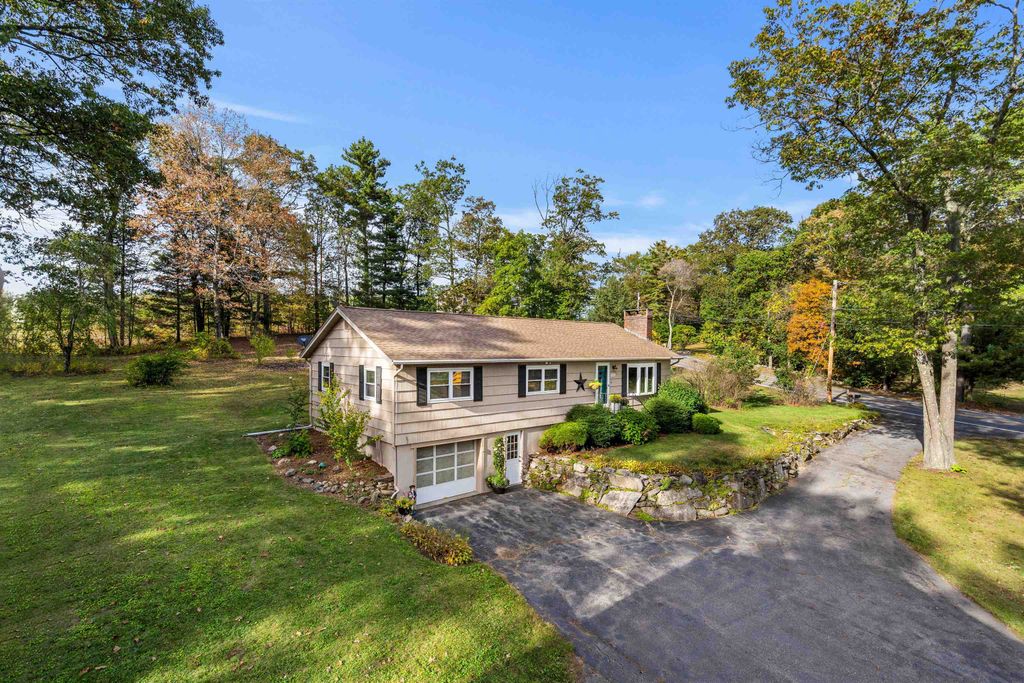 Photo of 61 Hardy Road, Londonderry, NH 03053 (MLS # 5063846)