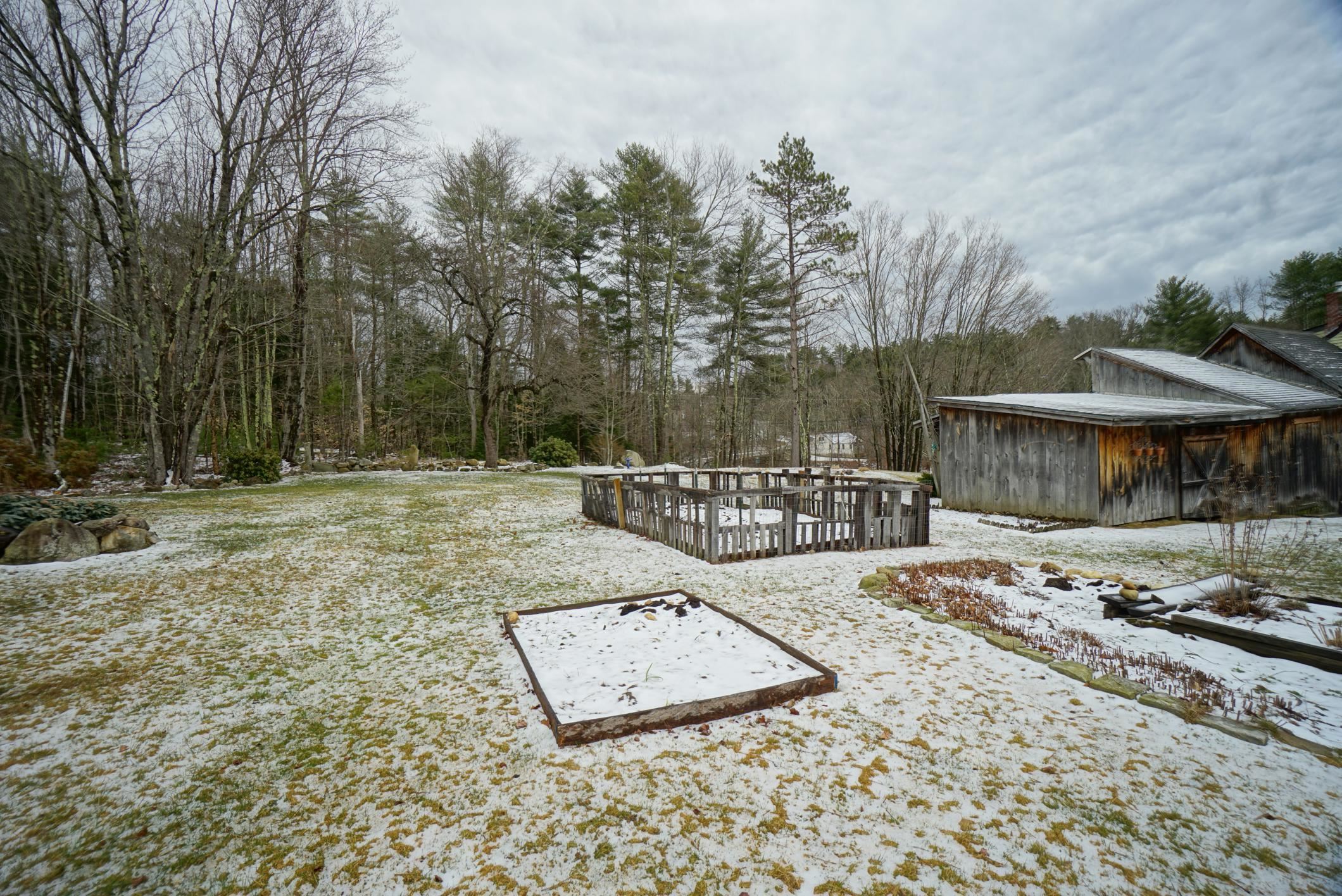 Chichester, New Hampshire 03258, United States, 3 Bedrooms Bedrooms, ,2 BathroomsBathrooms,Residential,Pending,101770