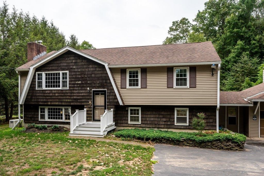Photo of 140 Kingston Road, Exeter, NH 03833 (MLS # 5062845)