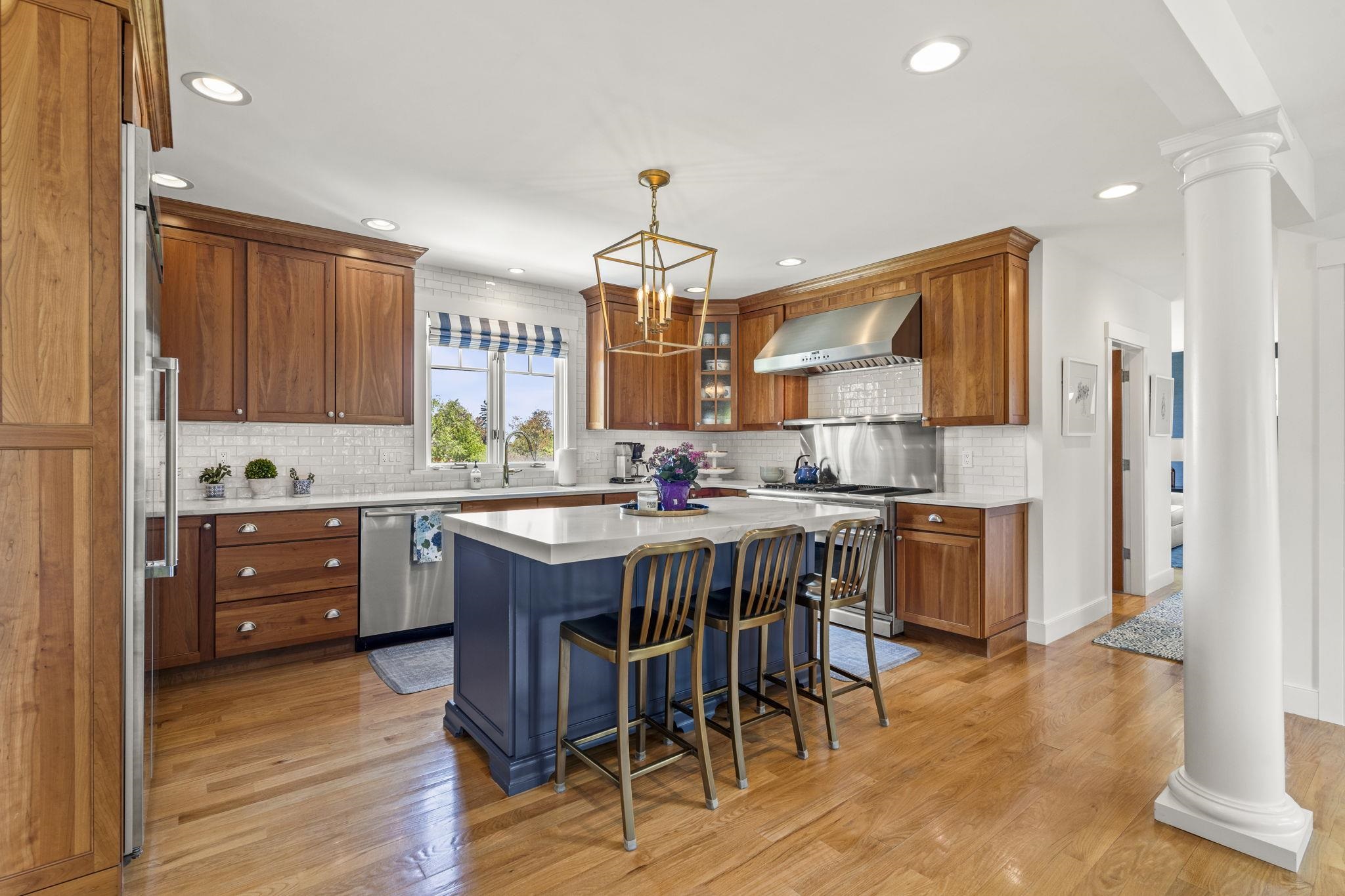 3 Appledore Avenue