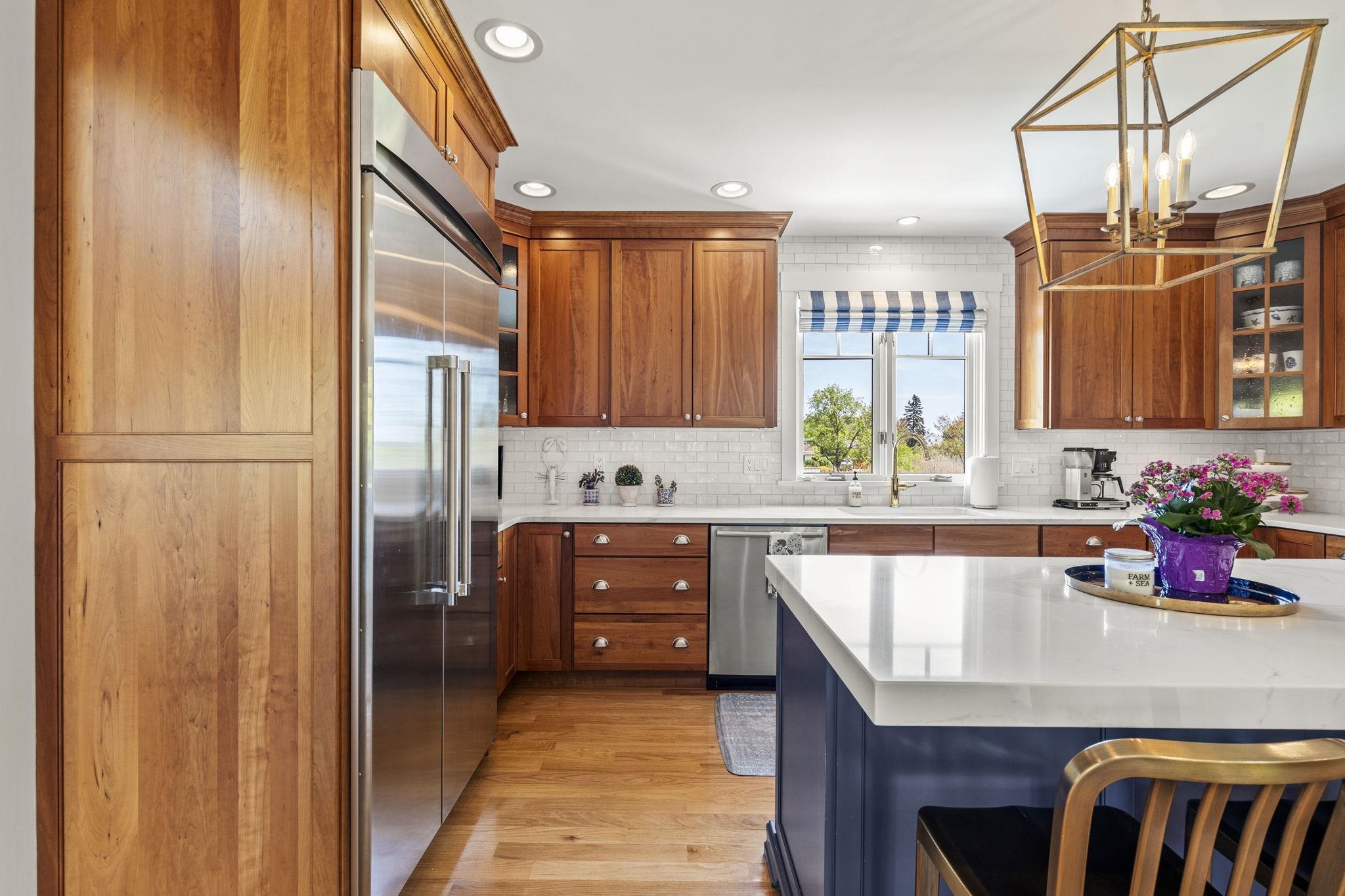 3 Appledore Avenue