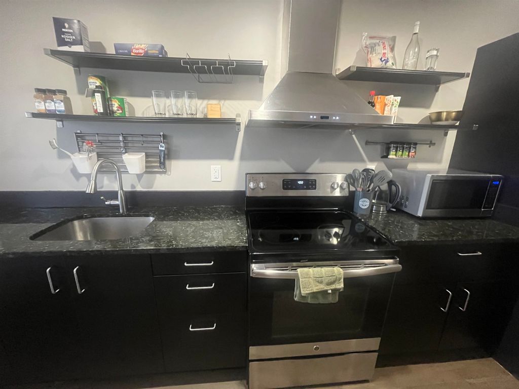 Photo of 67 Middle Street #Bb, Manchester, NH 03101 (MLS # 5074462)