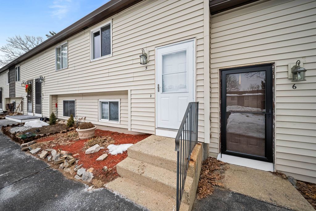 Photo of 905 Mammoth Road #5, Manchester, NH 03104 (MLS # 5078233)