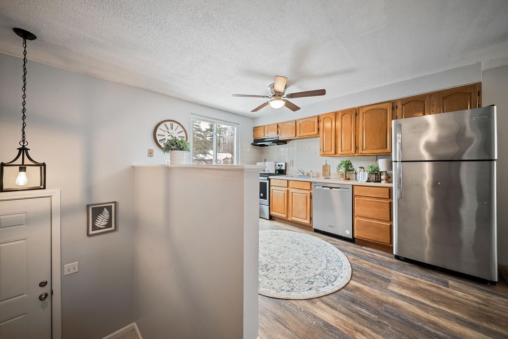 Photo of 905 Mammoth Road #5, Manchester, NH 03104 (MLS # 5078233)