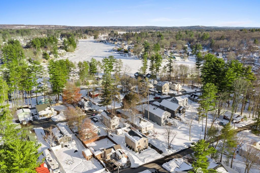 Photo of 15 King Street, Salem, NH 03079 (MLS # 5078231)