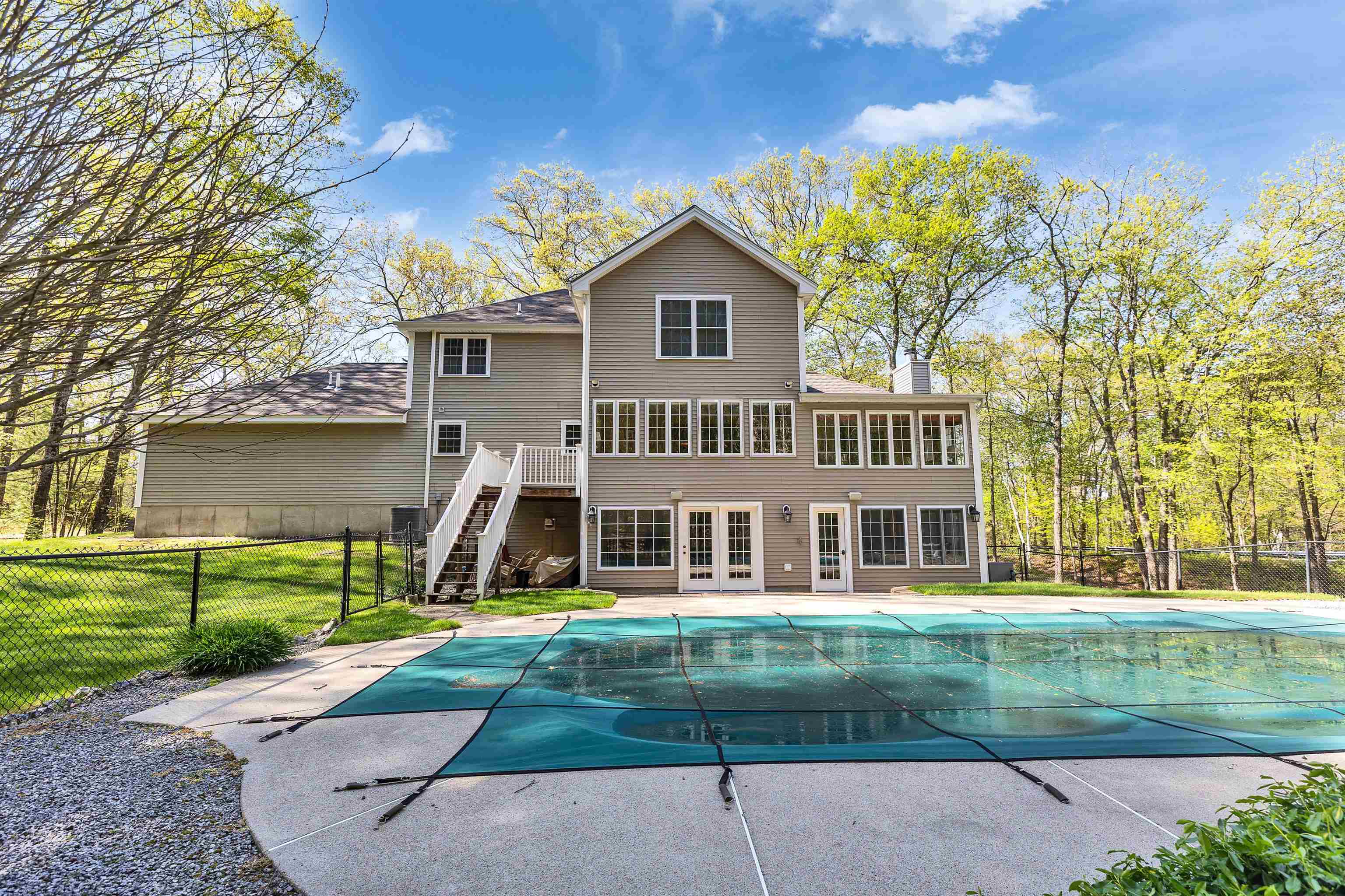 11 Fieldstone Drive