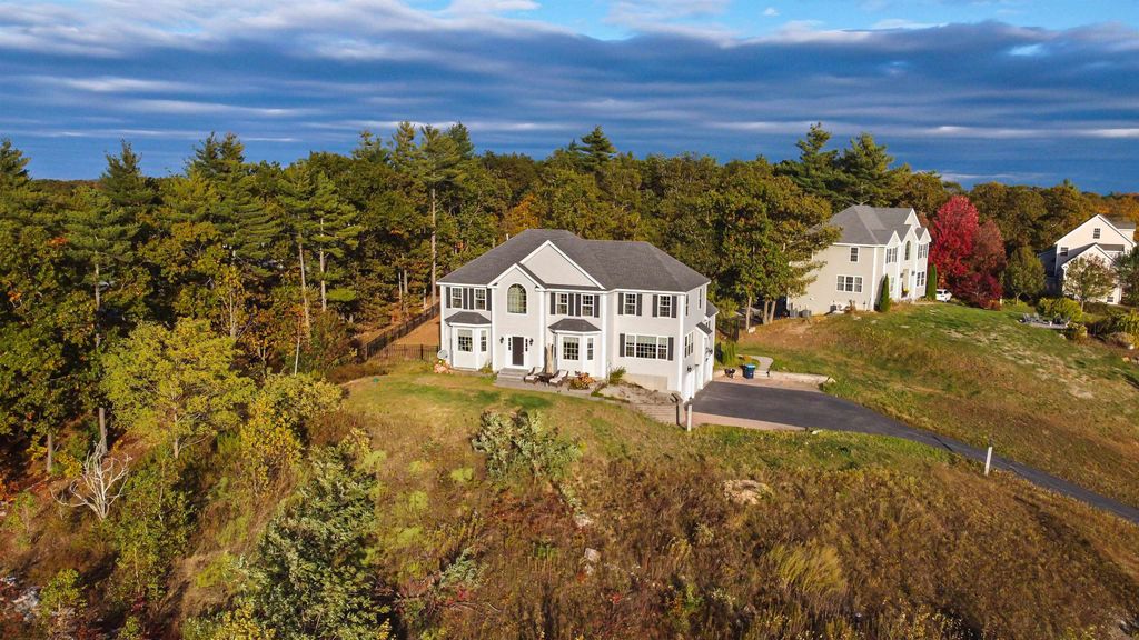 Photo of 23 Ryan Farm Road, Windham, NH 03087 (MLS # 5066332)